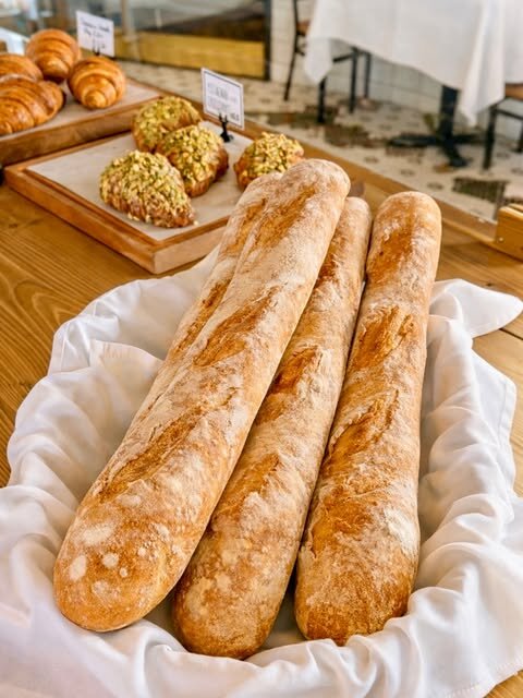 bai-tee bakery — fresh-baked breads, croissants & pastries