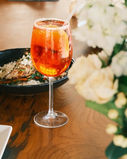 bai-tee bar — spritzes, cocktails & spirits